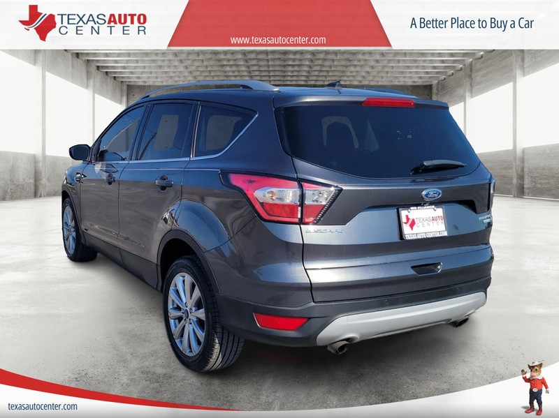 Ford Escape Vehicle Full-screen Gallery Image 8