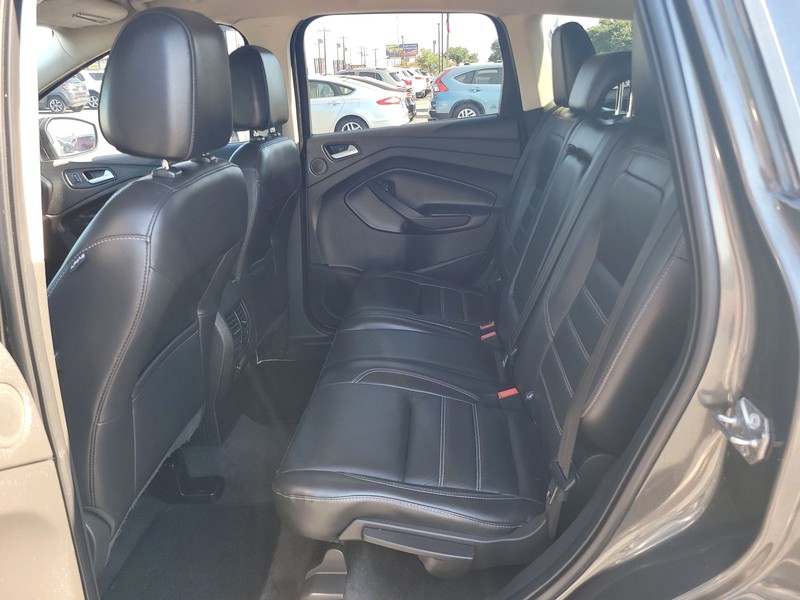 Ford Escape Vehicle Full-screen Gallery Image 10