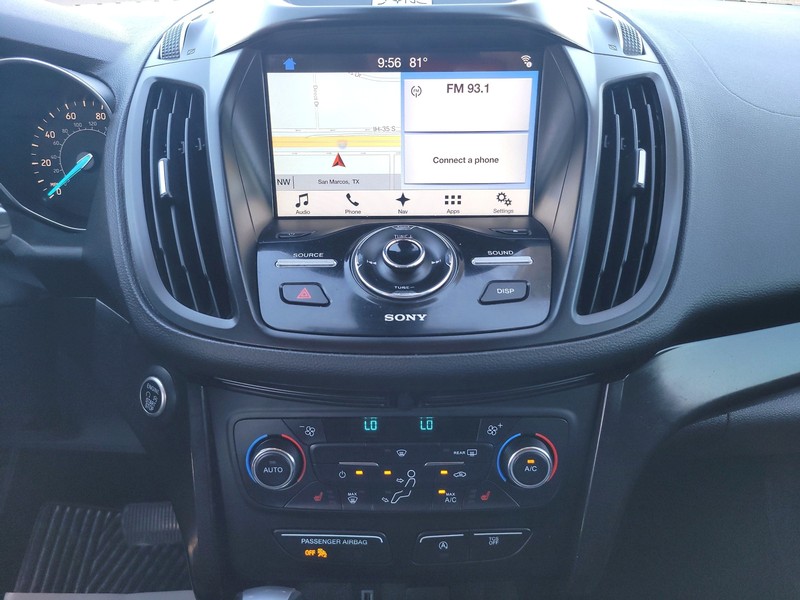 Ford Escape Vehicle Full-screen Gallery Image 12