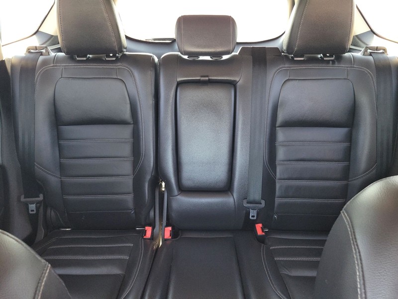 Ford Escape Vehicle Full-screen Gallery Image 13