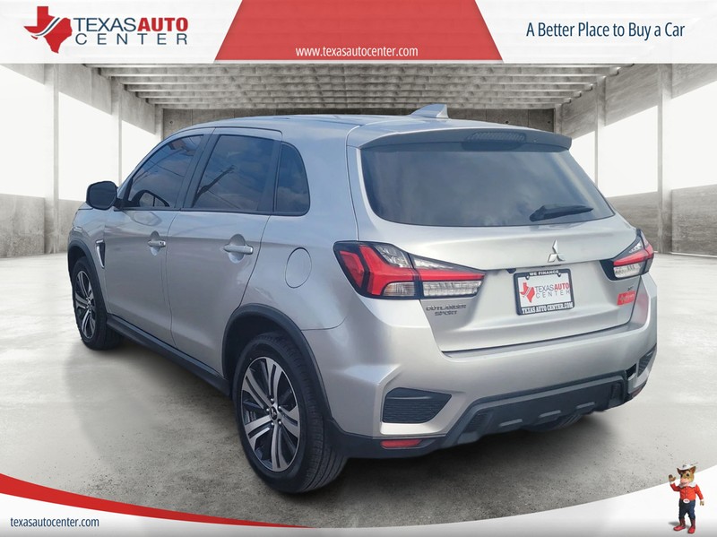 Mitsubishi Outlander Sport Vehicle Full-screen Gallery Image 8