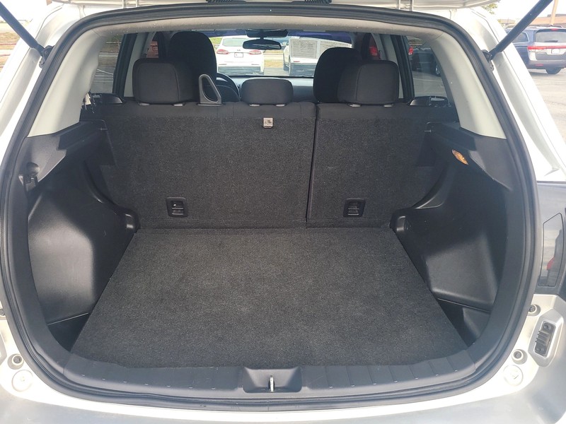 Mitsubishi Outlander Sport Vehicle Full-screen Gallery Image 11