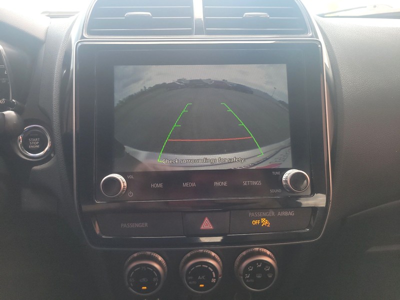 Mitsubishi Outlander Sport Vehicle Full-screen Gallery Image 17