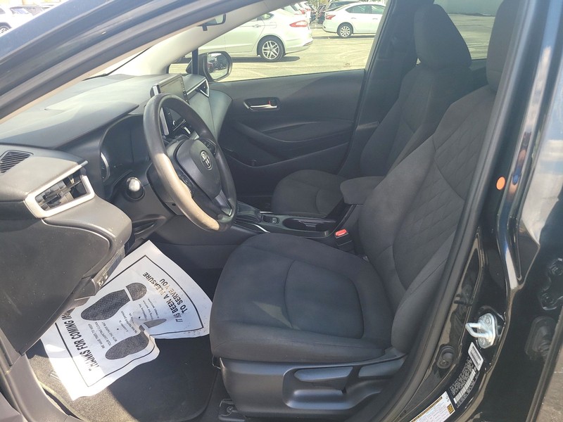 Toyota Corolla Vehicle Full-screen Gallery Image 9