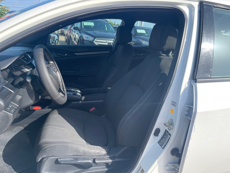 Honda Civic Hatchback Vehicle Full-screen Gallery Image 8