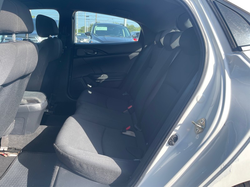 Honda Civic Hatchback Vehicle Full-screen Gallery Image 9