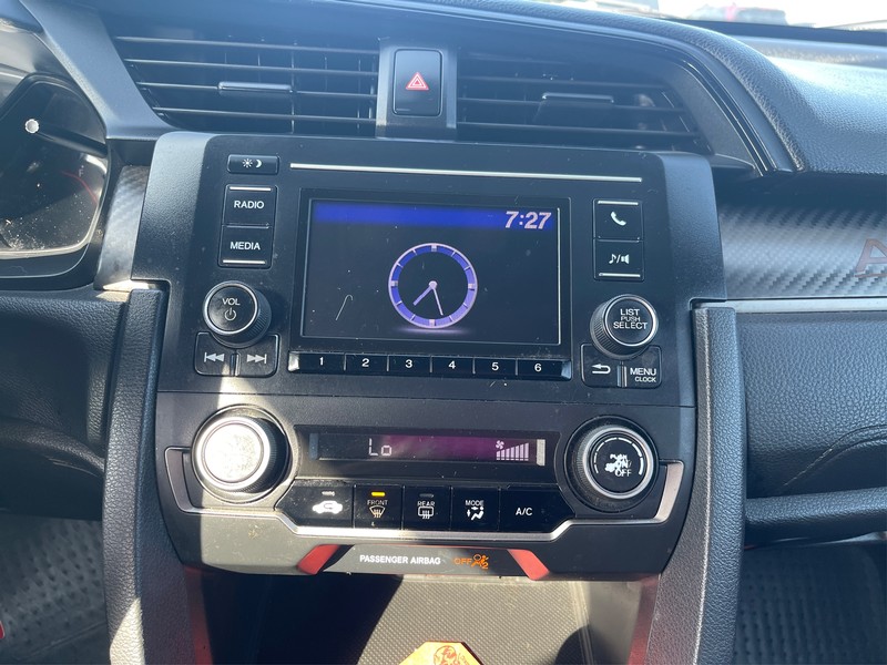 Honda Civic Hatchback Vehicle Full-screen Gallery Image 11