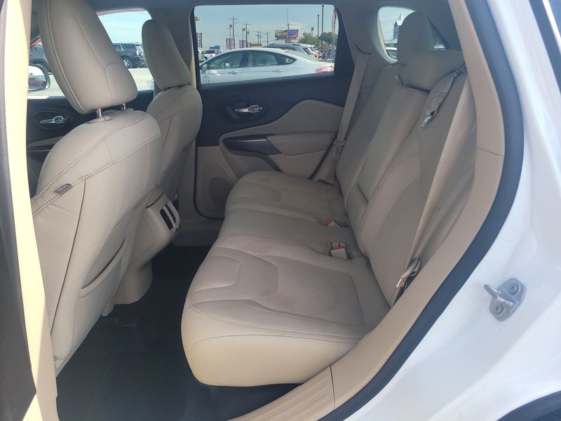 Jeep Cherokee Vehicle Full-screen Gallery Image 10