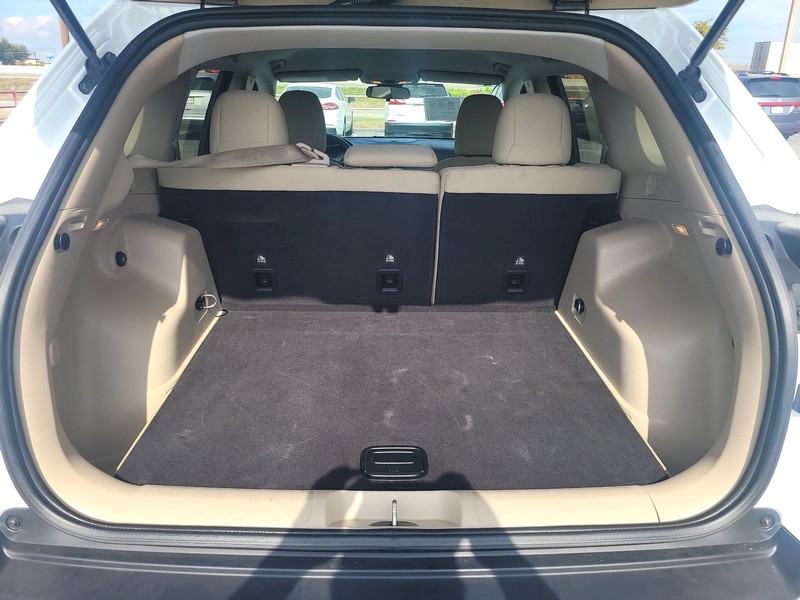 Jeep Cherokee Vehicle Full-screen Gallery Image 11