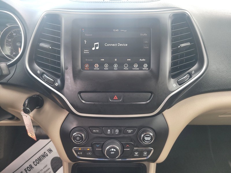 Jeep Cherokee Vehicle Full-screen Gallery Image 12