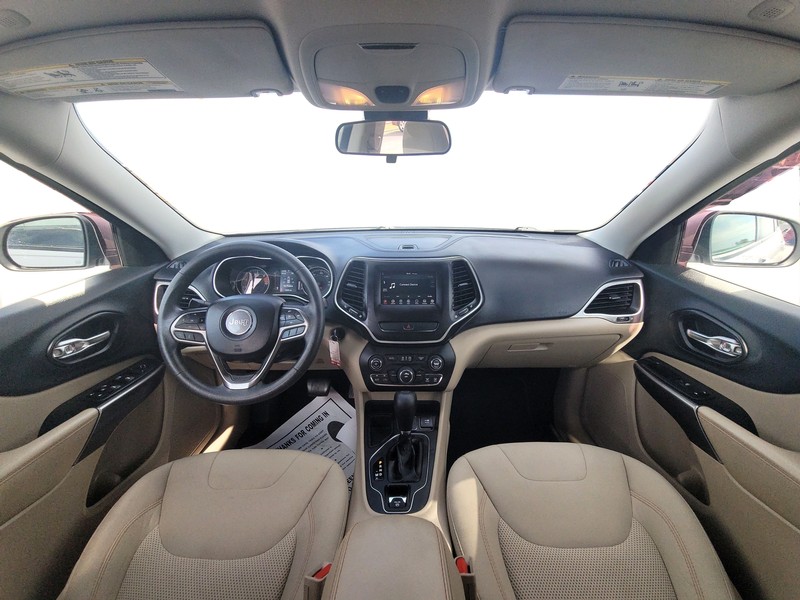 Jeep Cherokee Vehicle Full-screen Gallery Image 15