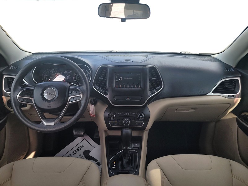 Jeep Cherokee Vehicle Full-screen Gallery Image 16