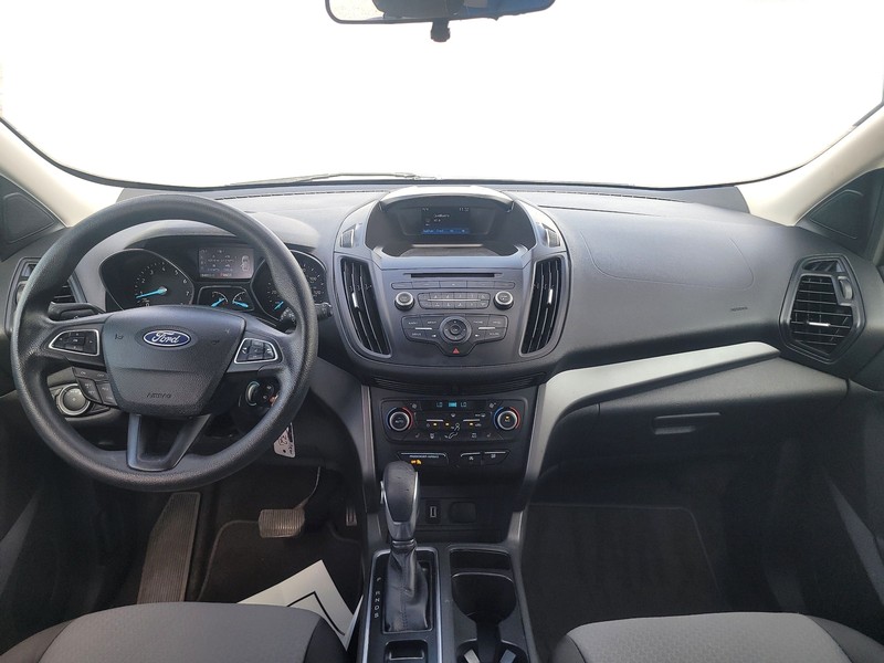Ford Escape Vehicle Full-screen Gallery Image 16