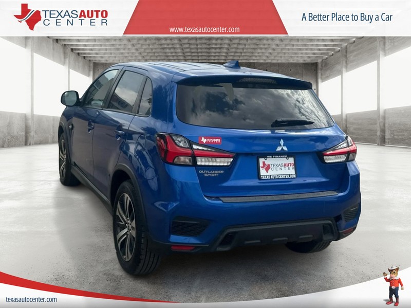 Mitsubishi Outlander Sport Vehicle Full-screen Gallery Image 08