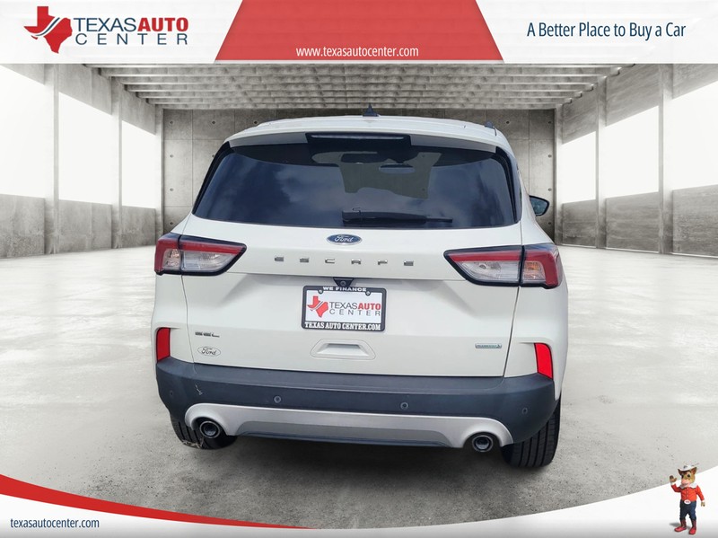 Ford Escape Vehicle Full-screen Gallery Image 6