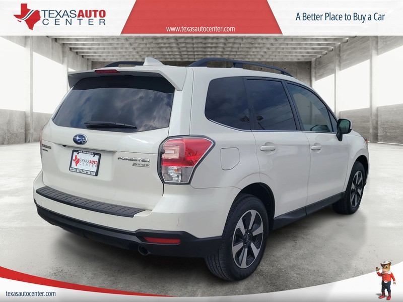 Subaru Forester Vehicle Full-screen Gallery Image 07