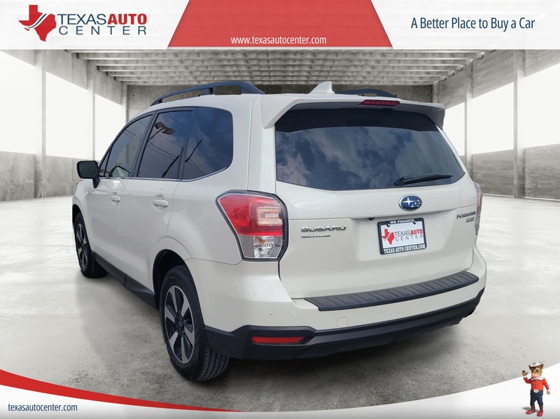 Subaru Forester Vehicle Full-screen Gallery Image 08