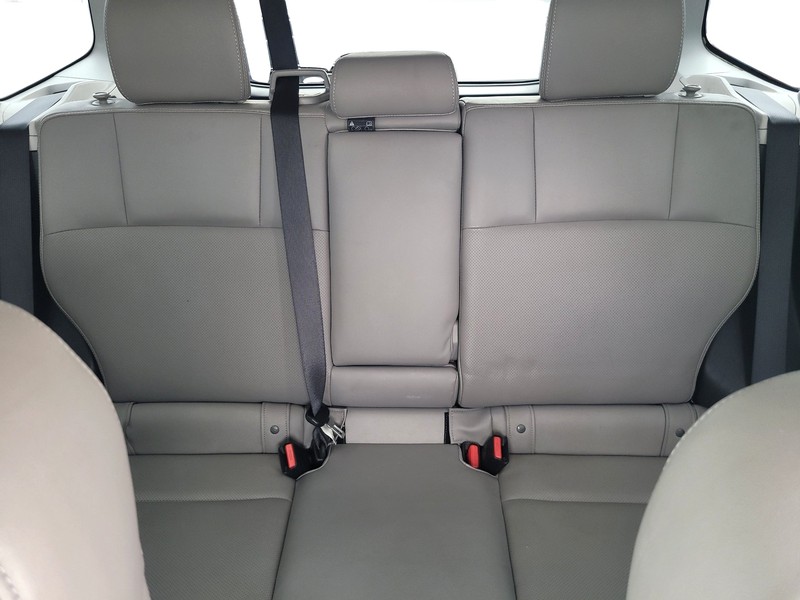 Subaru Forester Vehicle Full-screen Gallery Image 13