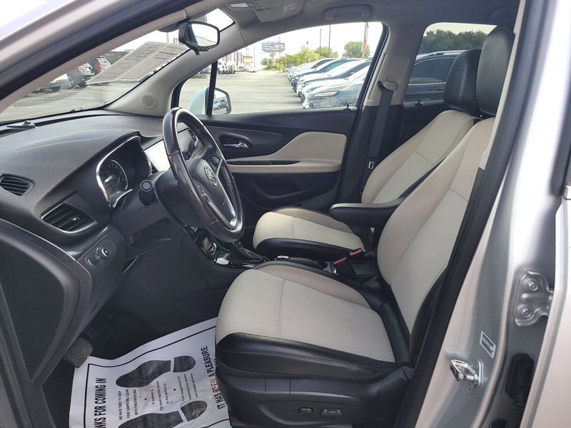 Buick Encore Vehicle Full-screen Gallery Image 9