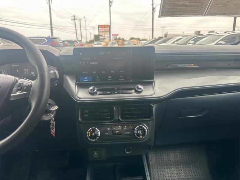 Ford Maverick Vehicle Full-screen Gallery Image 12