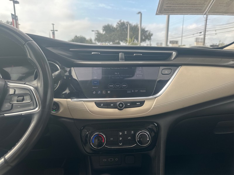 Buick Encore GX Vehicle Full-screen Gallery Image 12