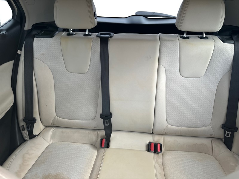 Buick Encore GX Vehicle Full-screen Gallery Image 13