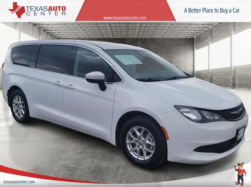 Chrysler Voyager Vehicle Full-screen Gallery Image 01