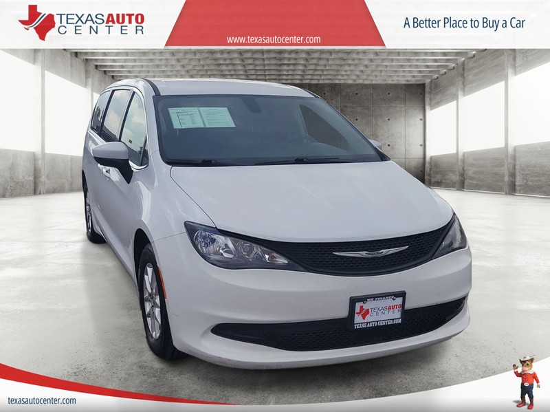 Chrysler Voyager Vehicle Full-screen Gallery Image 03