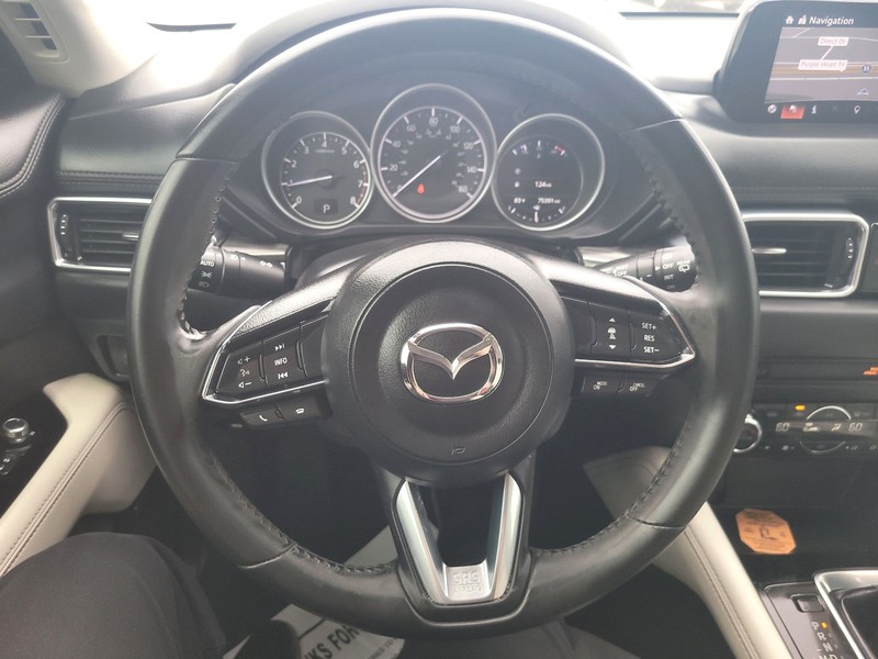 Mazda CX-5 Vehicle Full-screen Gallery Image 13