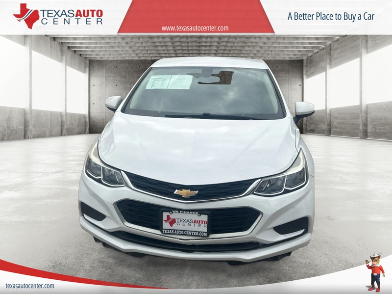Chevrolet Cruze Vehicle Full-screen Gallery Image 3