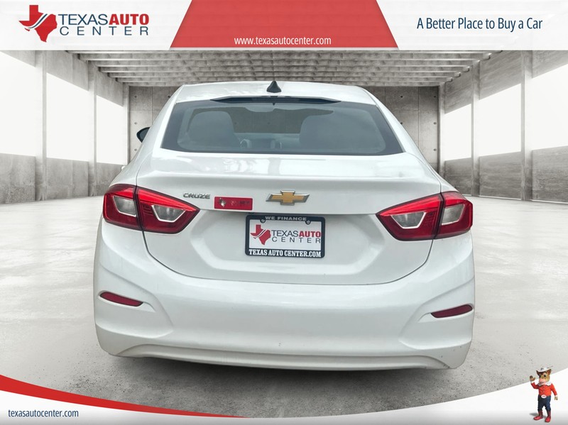 Chevrolet Cruze Vehicle Full-screen Gallery Image 6