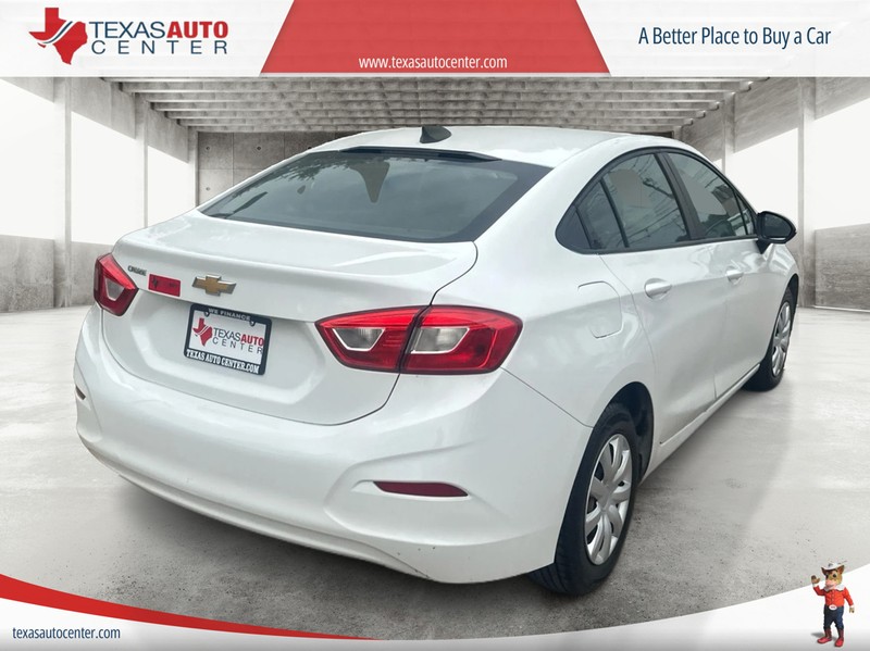 Chevrolet Cruze Vehicle Full-screen Gallery Image 7