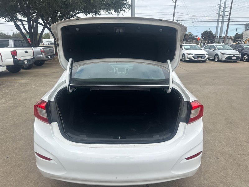 Chevrolet Cruze Vehicle Full-screen Gallery Image 11