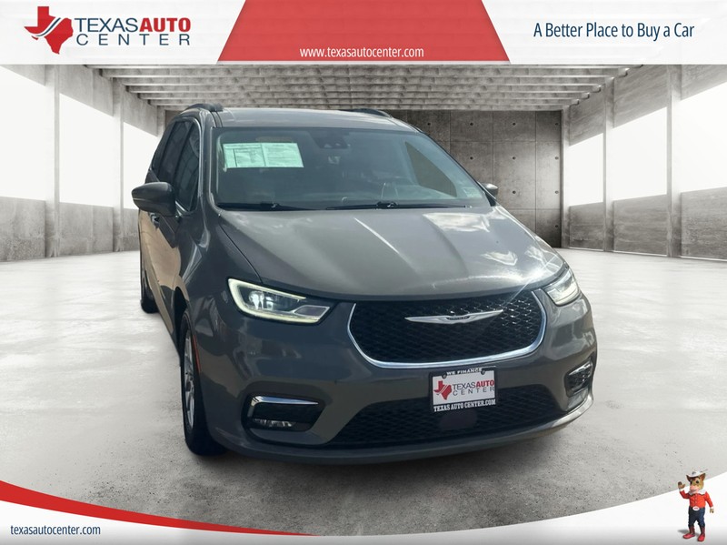 Chrysler Pacifica Vehicle Full-screen Gallery Image 01