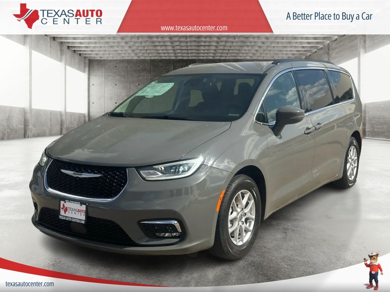 Chrysler Pacifica Vehicle Full-screen Gallery Image 02