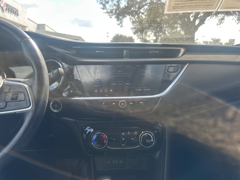 Buick Encore GX Vehicle Full-screen Gallery Image 12