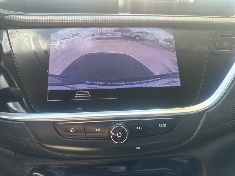 Buick Encore GX Vehicle Full-screen Gallery Image 17