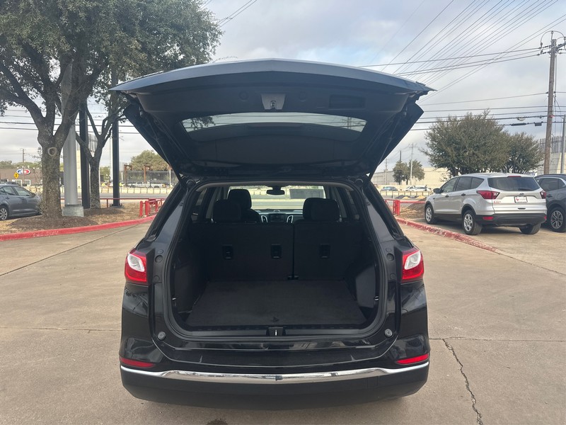 Chevrolet Equinox Vehicle Full-screen Gallery Image 11
