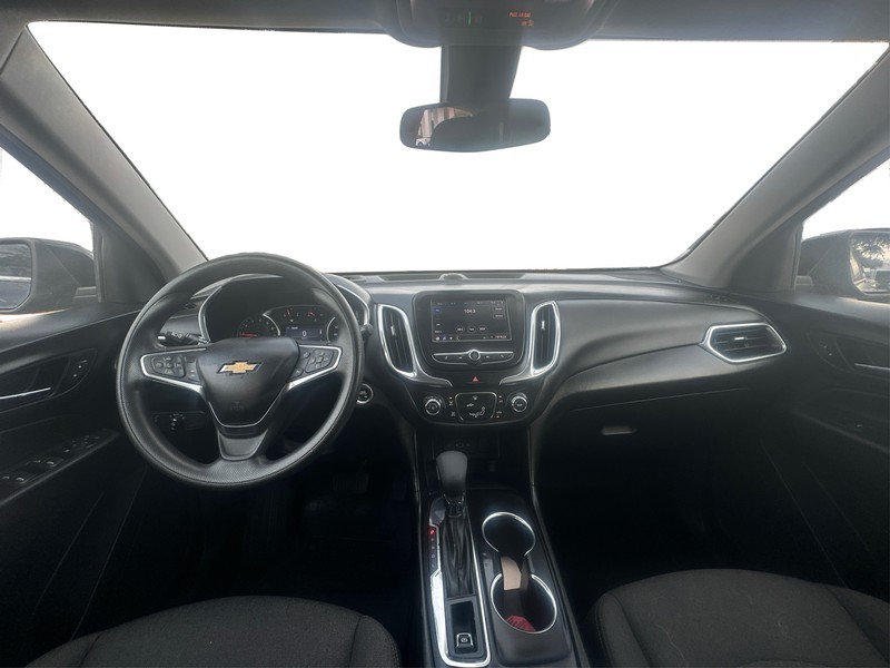 Chevrolet Equinox Vehicle Full-screen Gallery Image 16