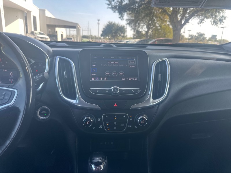 Chevrolet Equinox Vehicle Full-screen Gallery Image 12