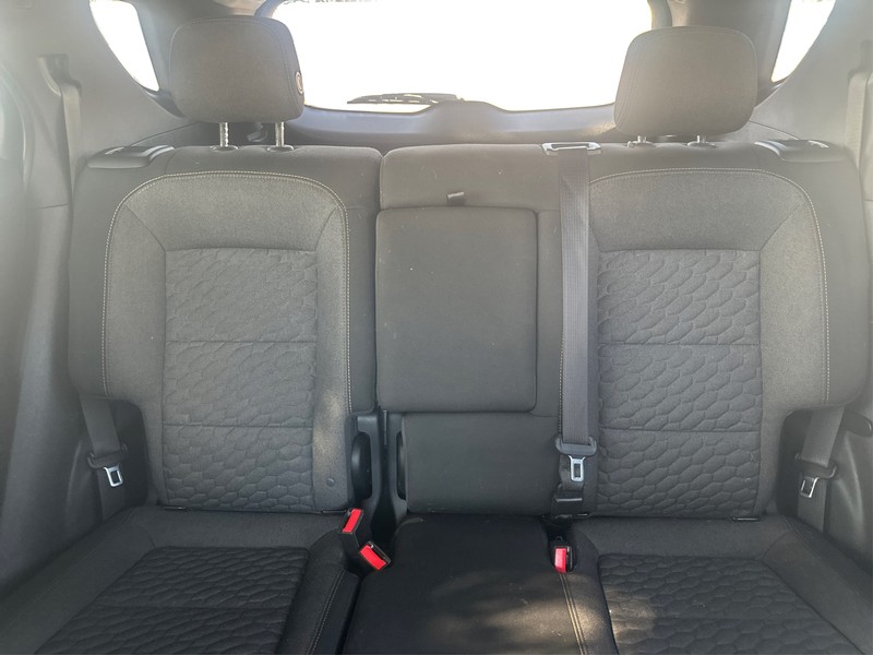 Chevrolet Equinox Vehicle Full-screen Gallery Image 13