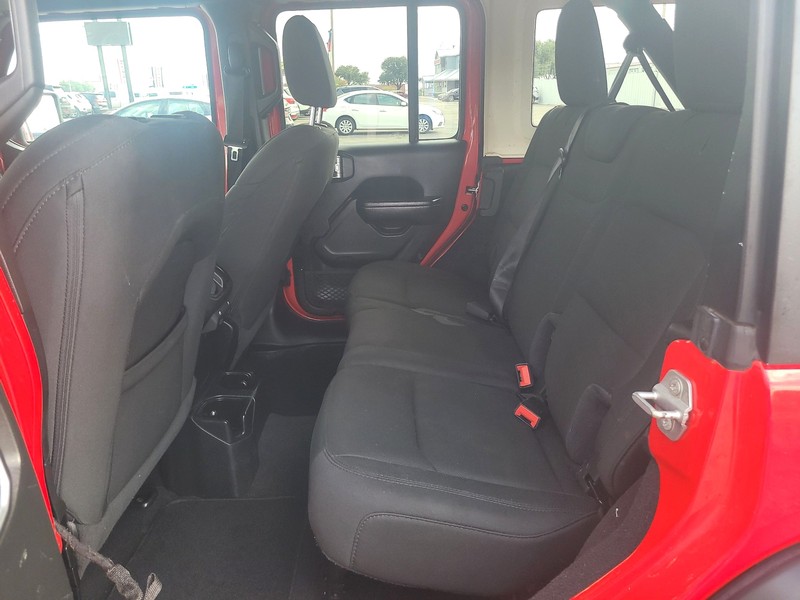 Jeep Wrangler Unlimited Vehicle Full-screen Gallery Image 10