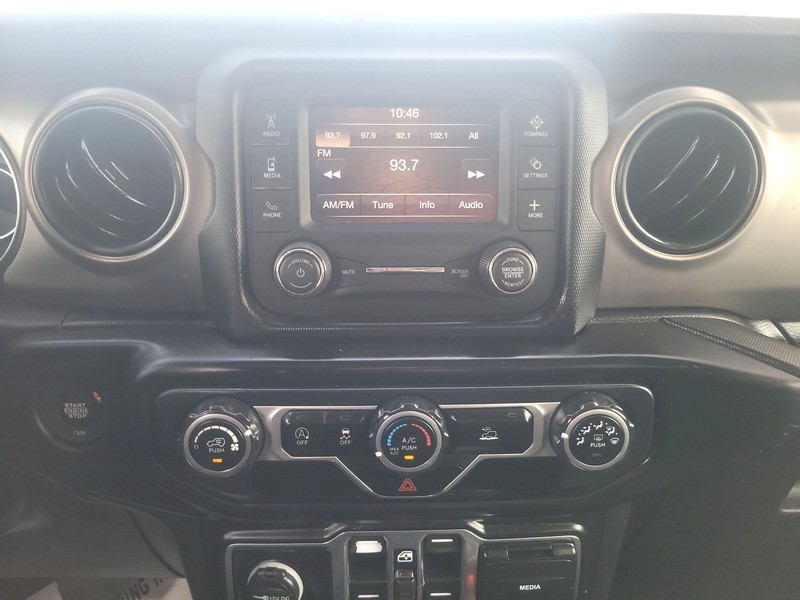 Jeep Wrangler Unlimited Vehicle Full-screen Gallery Image 12