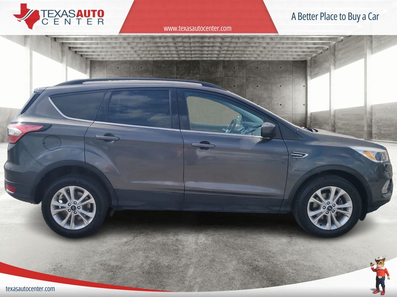 Ford Escape Vehicle Full-screen Gallery Image 04