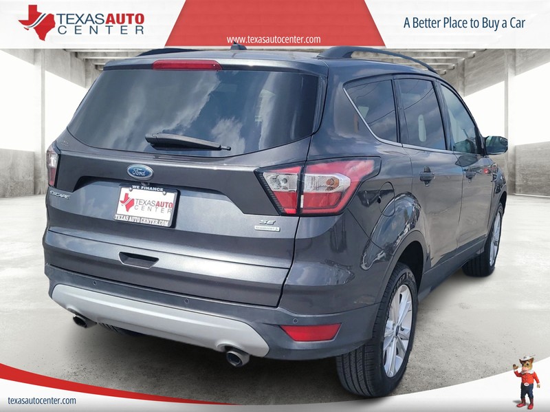 Ford Escape Vehicle Full-screen Gallery Image 07