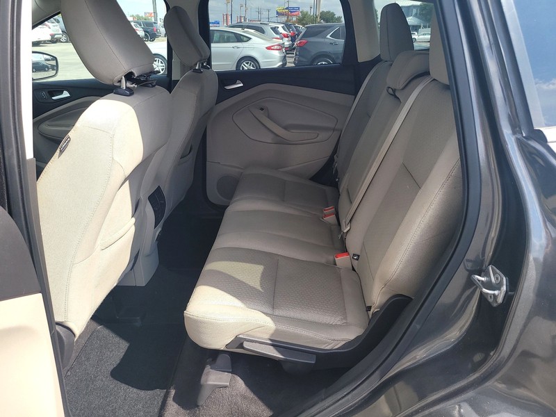 Ford Escape Vehicle Full-screen Gallery Image 10