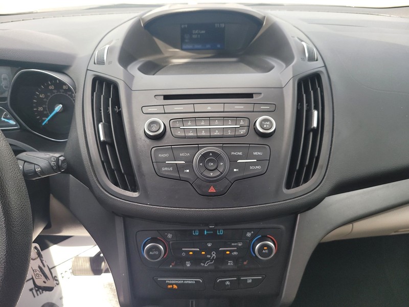 Ford Escape Vehicle Full-screen Gallery Image 12