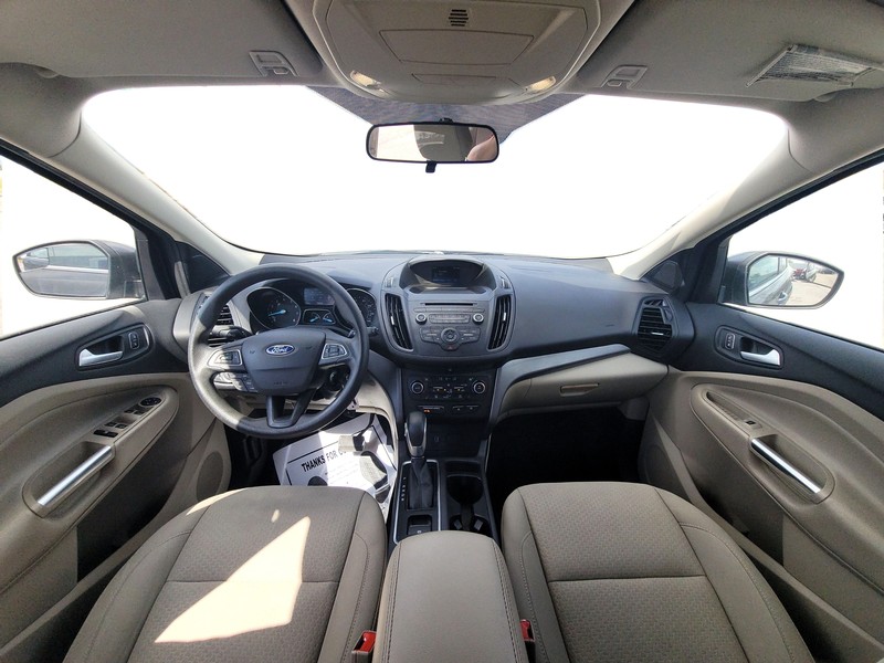Ford Escape Vehicle Full-screen Gallery Image 15