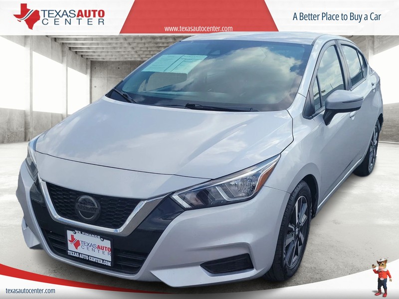 Nissan Versa Vehicle Full-screen Gallery Image 2