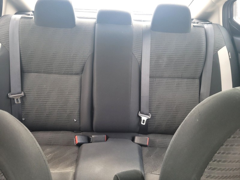 Nissan Versa Vehicle Full-screen Gallery Image 12